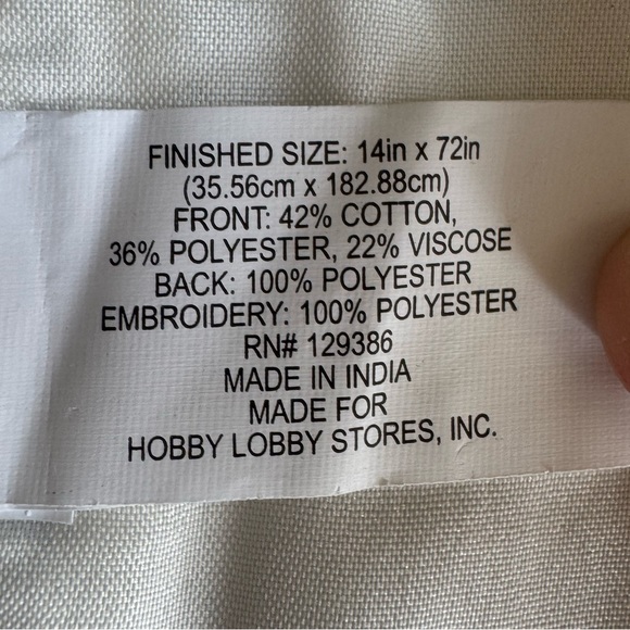 NWOT EMBROIDERED BEE TABLE RUNNER - Picture 4 of 6